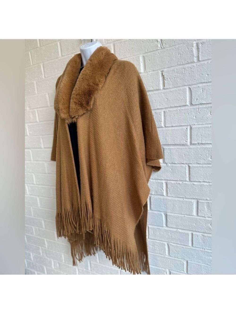 Vince Camuto Faux Fur Collar Camel color Cape/Poncho, 5” Fringe on Lower Hem - Picture 4 of 16